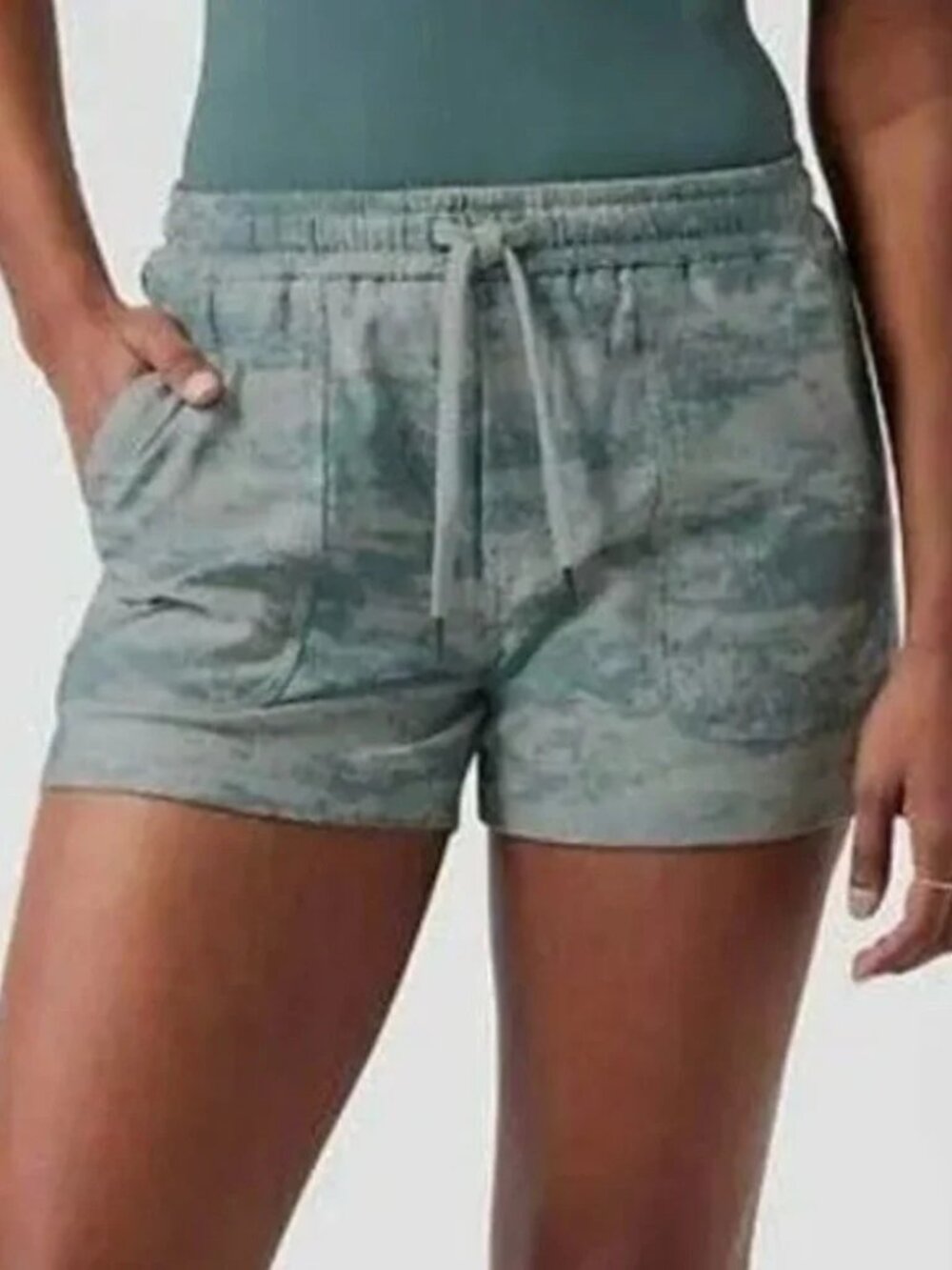 Athleta Farallon Shorts Fog Camo Coast Grey Medium